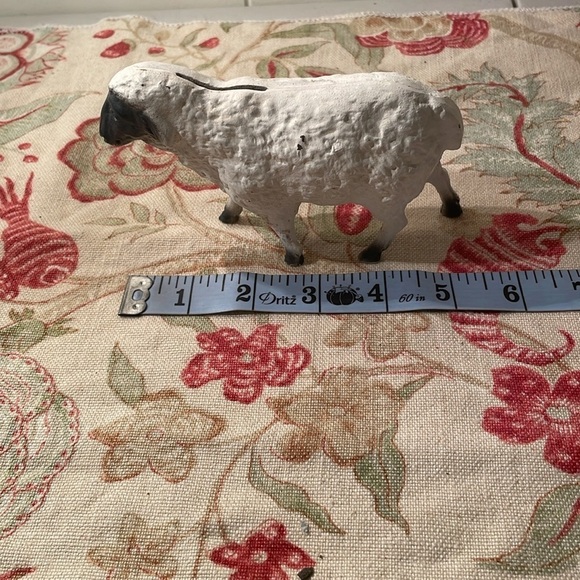 Vintage John Wright White Black Cast Iron Still Penny Lamb or Sheep Stand Bank - Picture 5 of 12